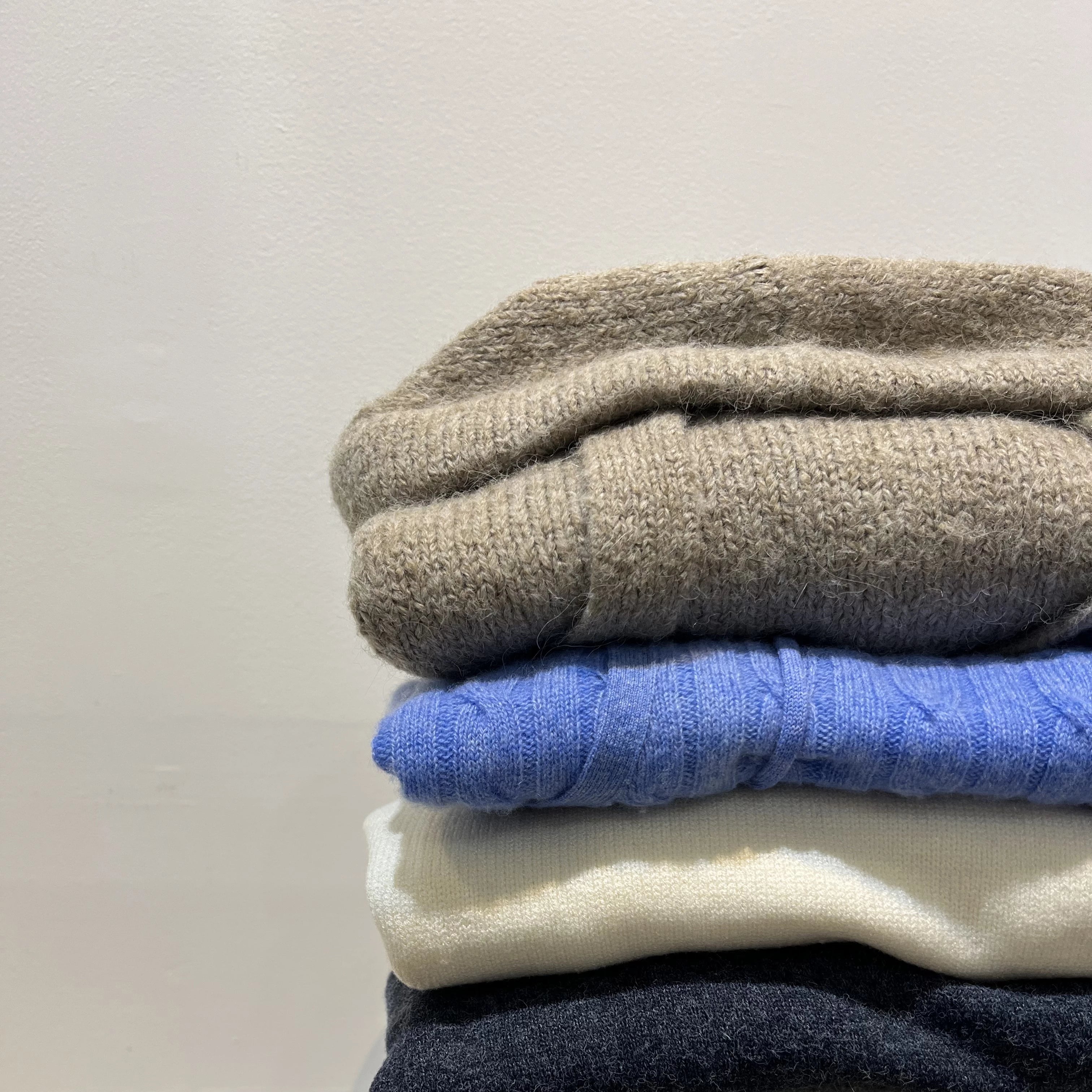 Sweaters & Cardigans