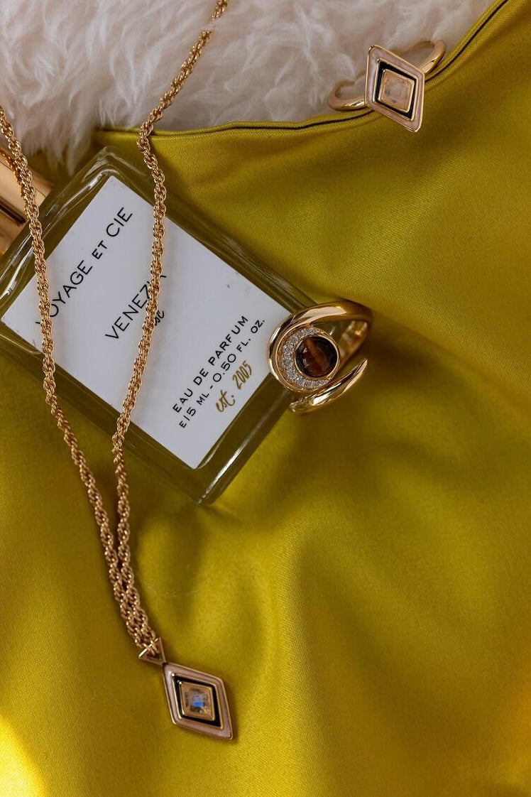 Leeada Ty Pendant Necklace