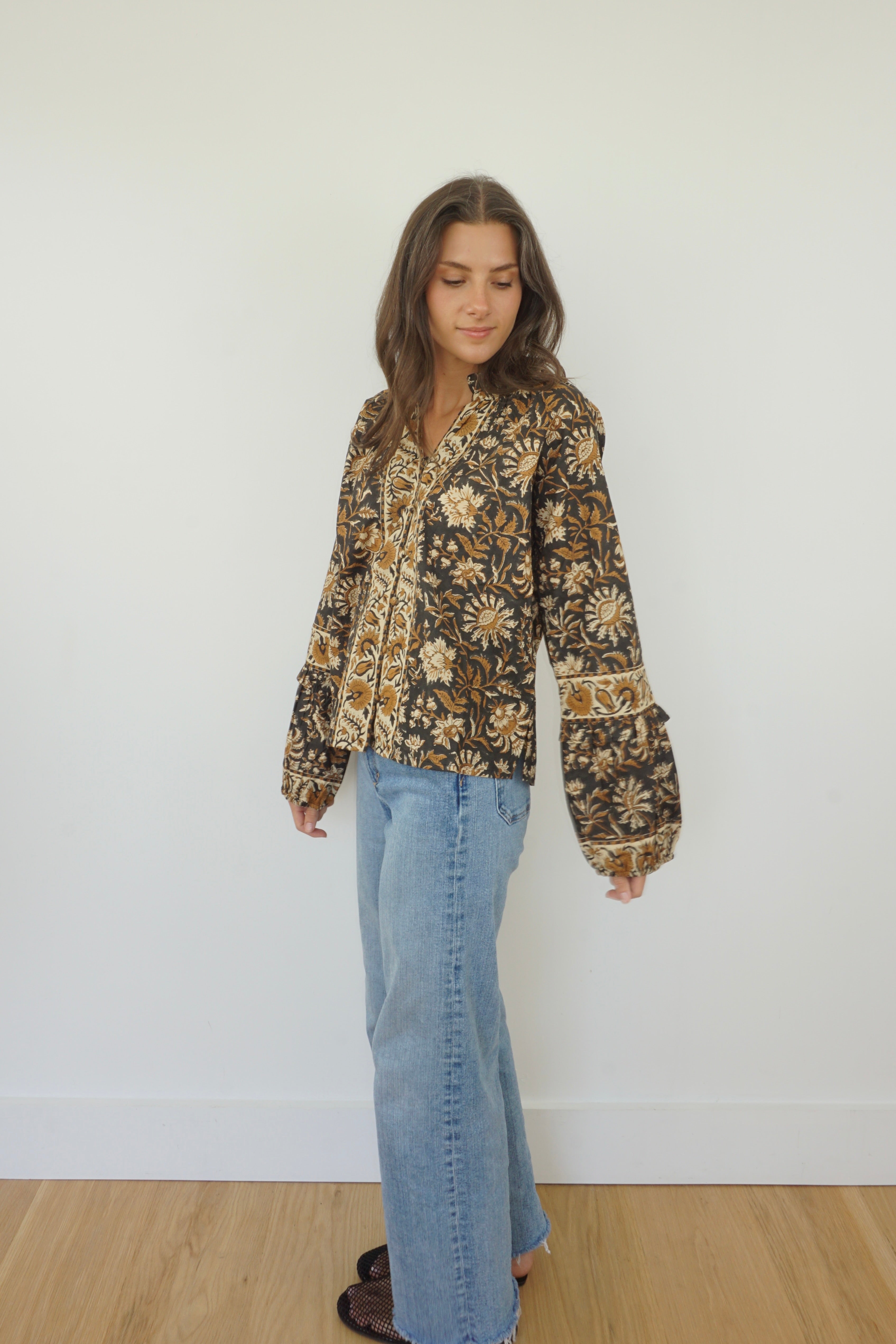 Riley Top in Elegant Black Jacobean
