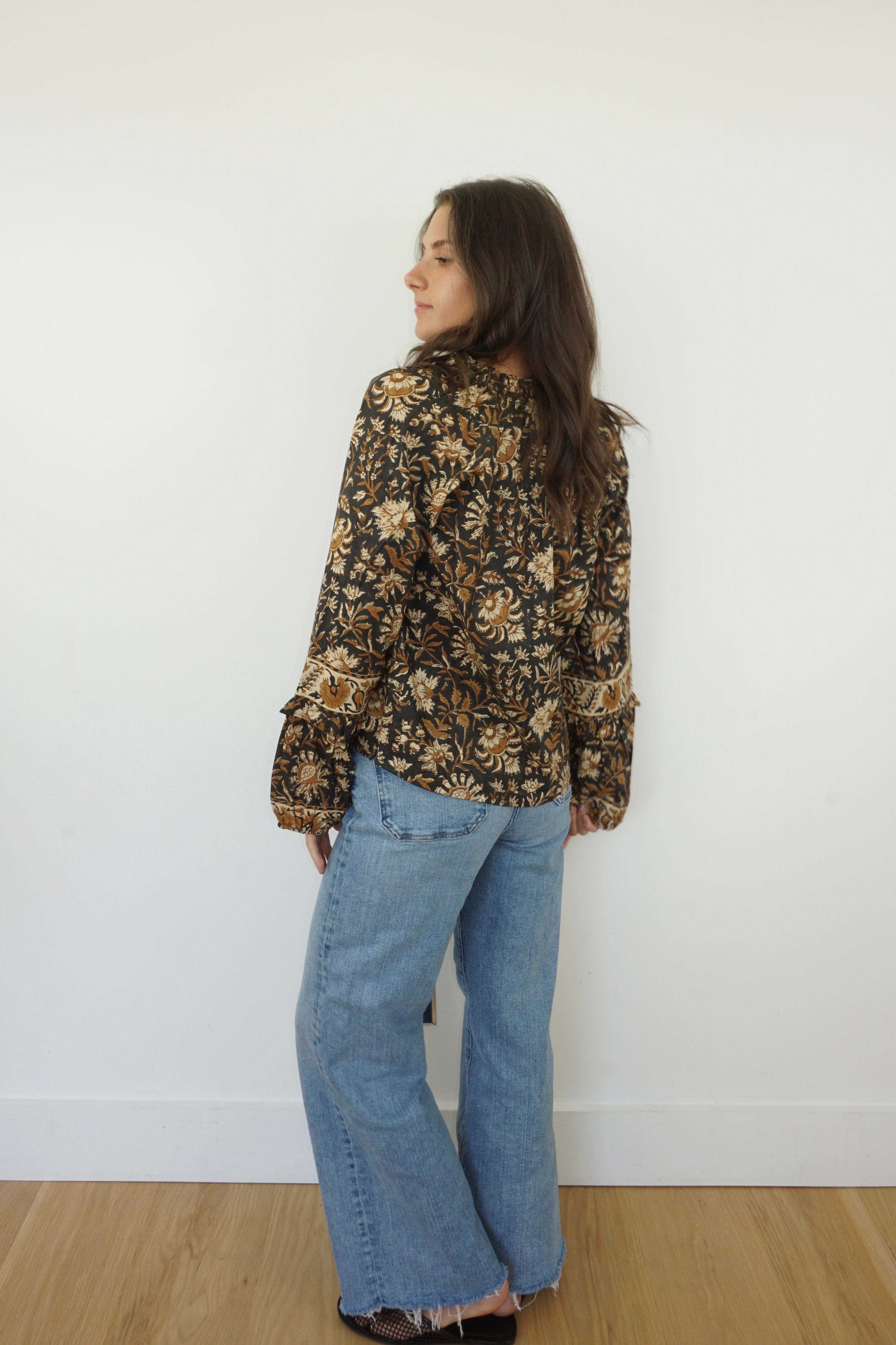 Riley Top in Elegant Black Jacobean