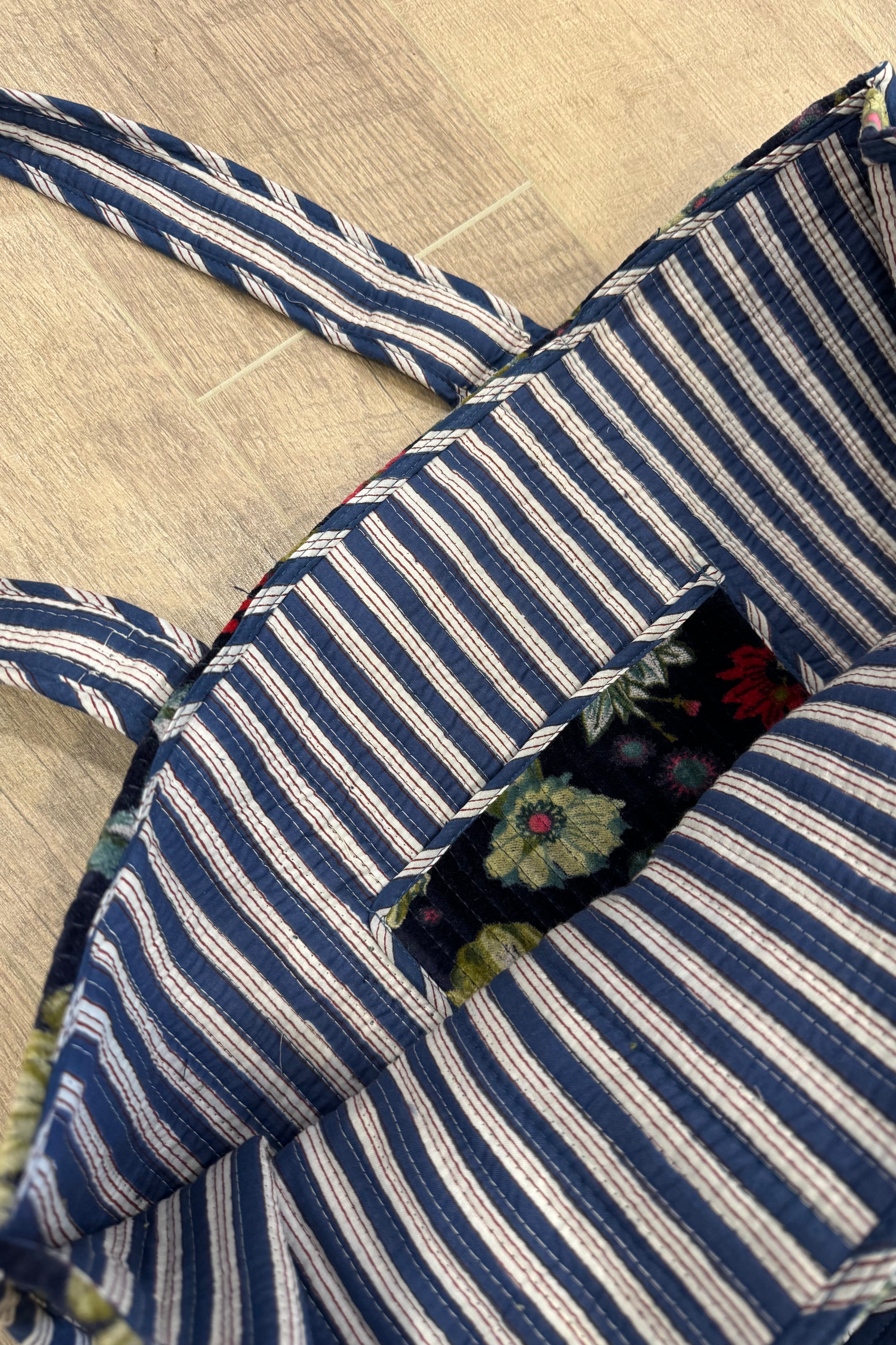 XL Velvet Tote in Cacti - Navy