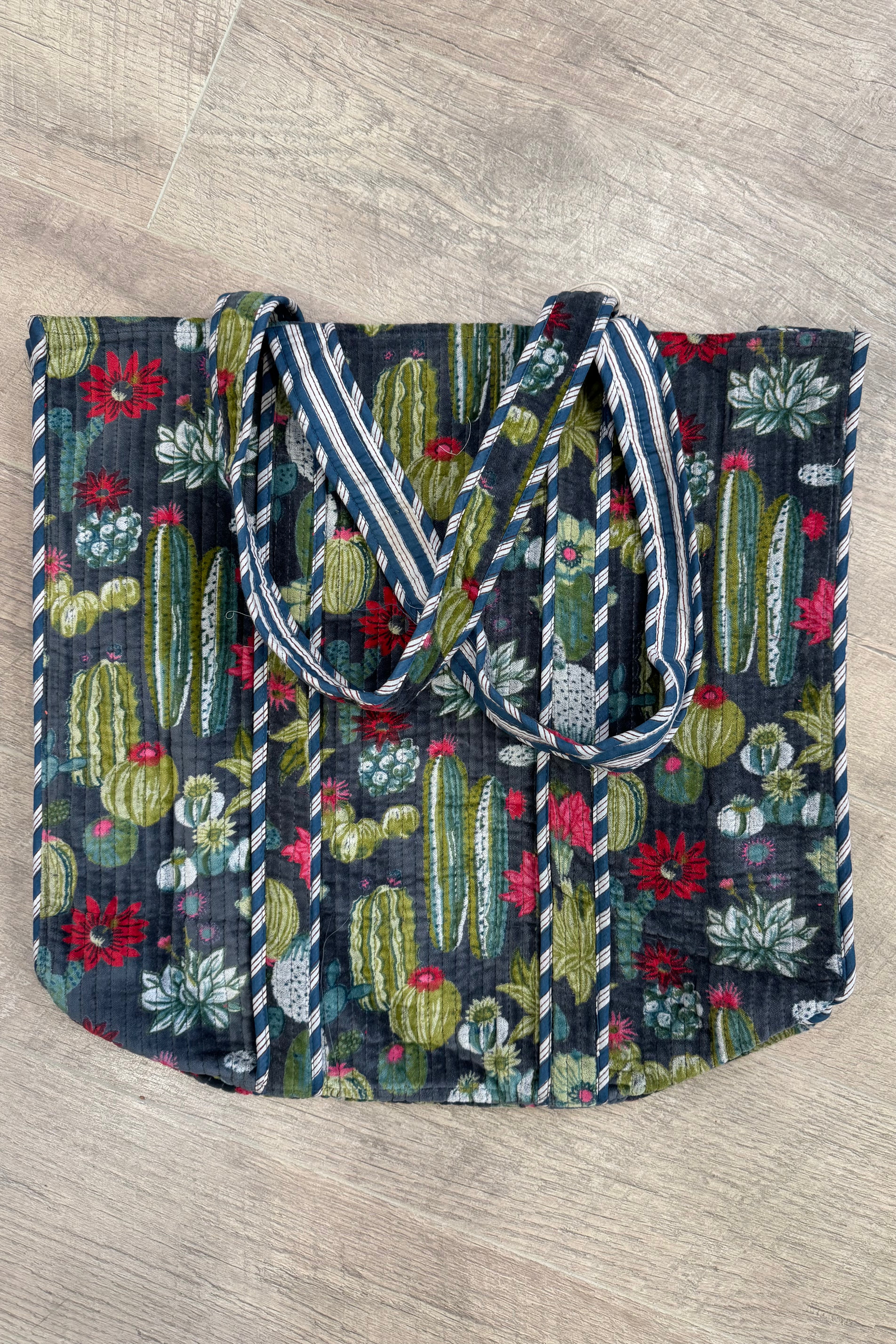 NIBI MTK XL Velvet Tote in Cacti - Dark Gray