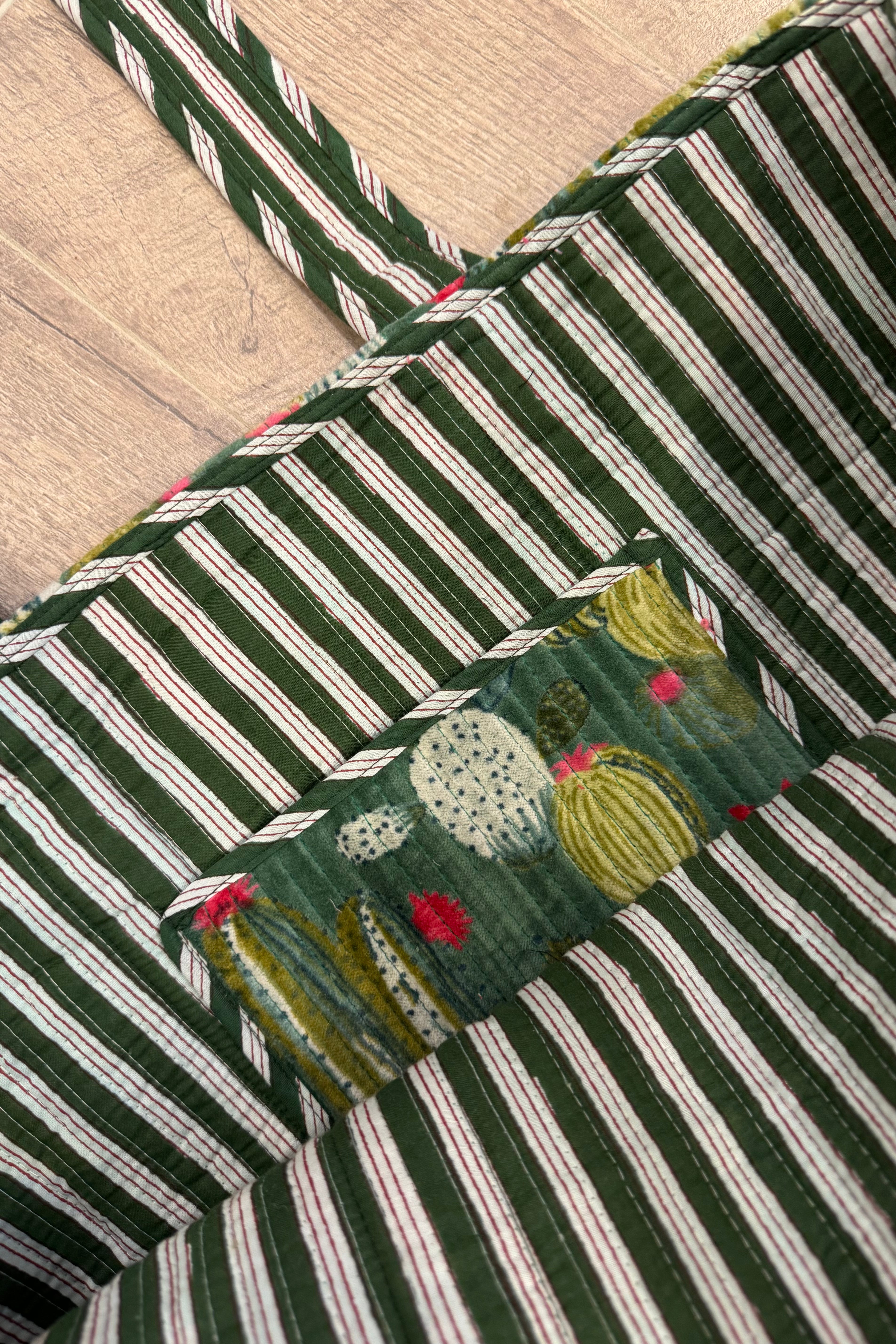 XL Velvet Tote in Cacti - Kelly Green