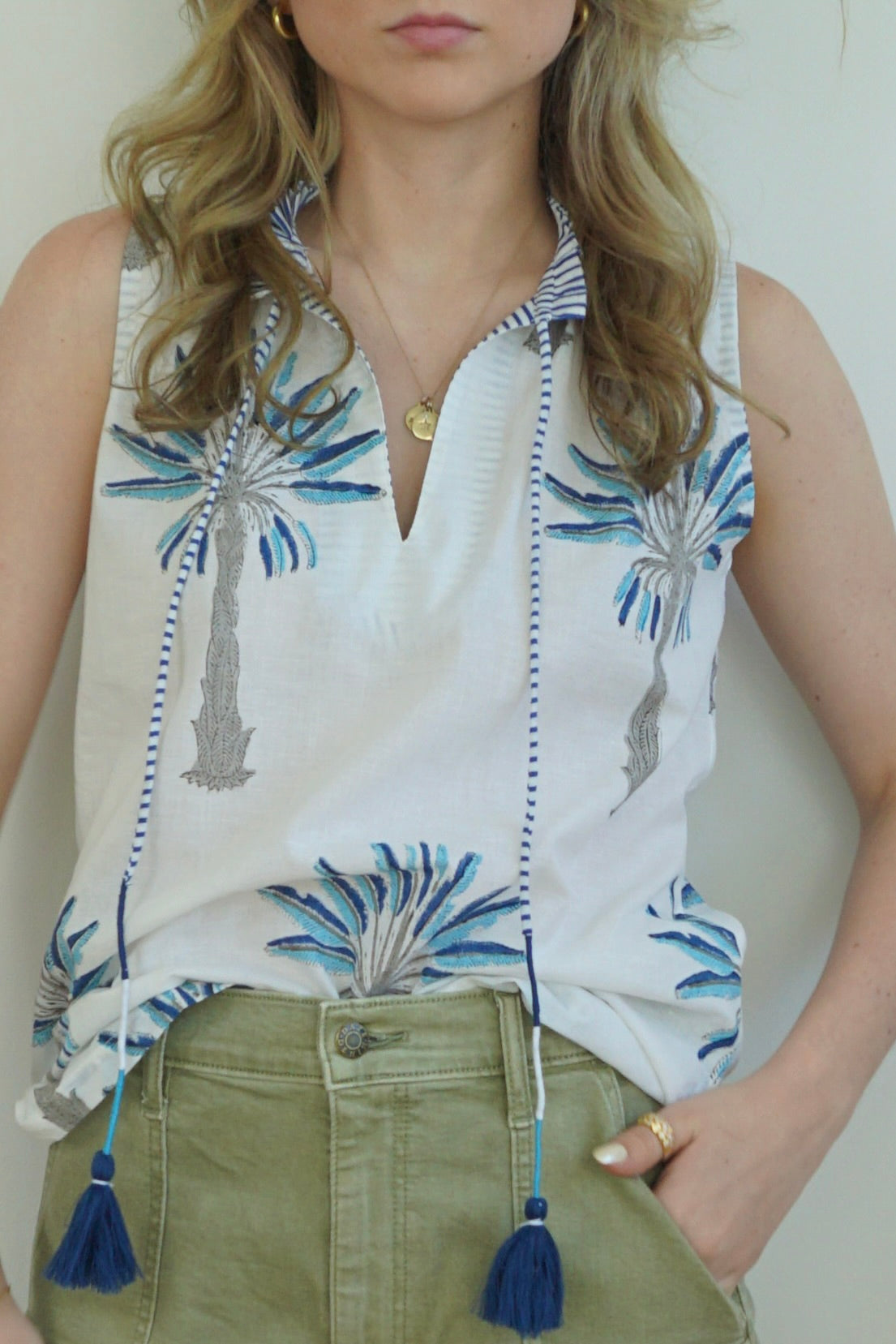 Joss Sleeveless Top - Blue Palms