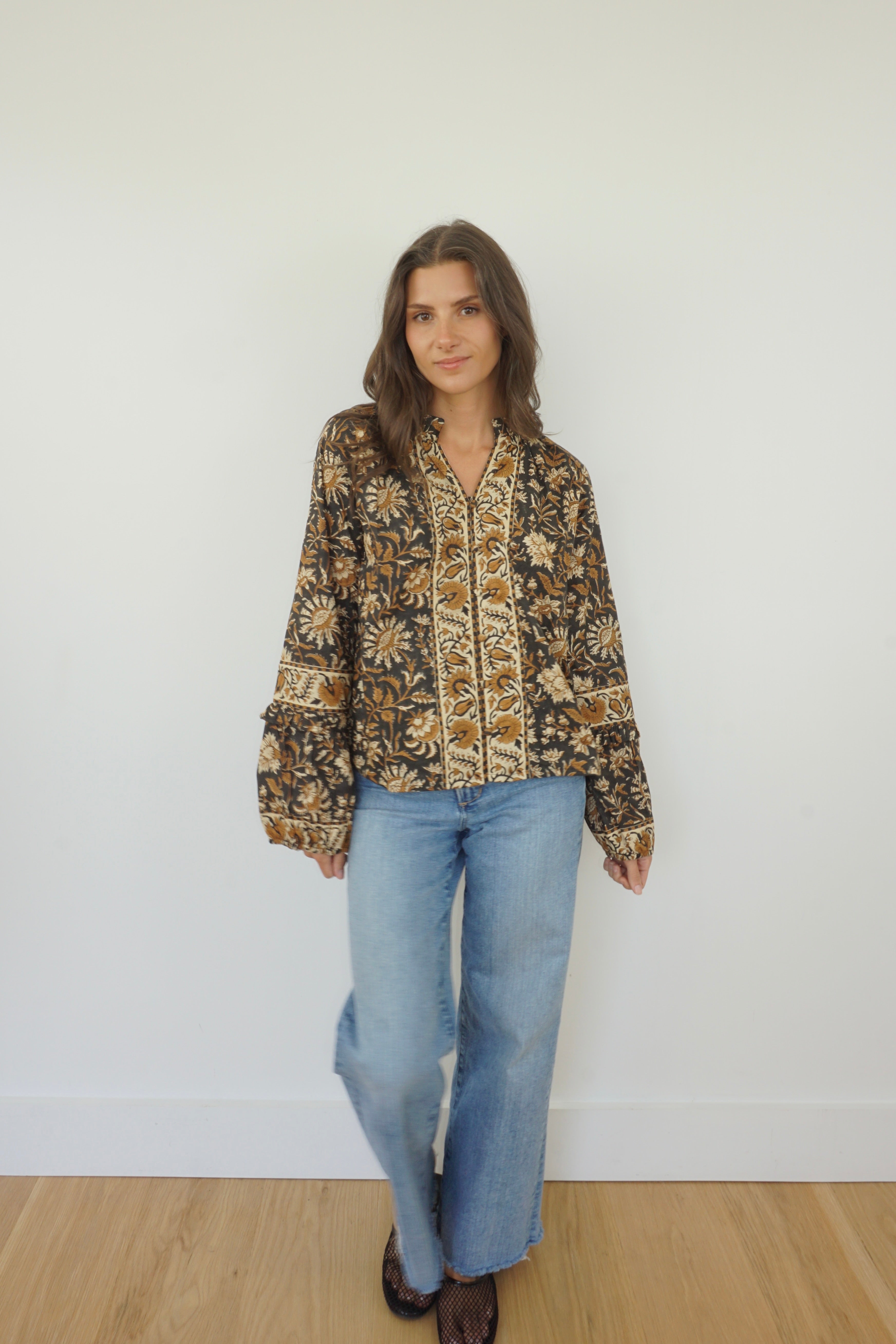 Riley Top in Elegant Black Jacobean