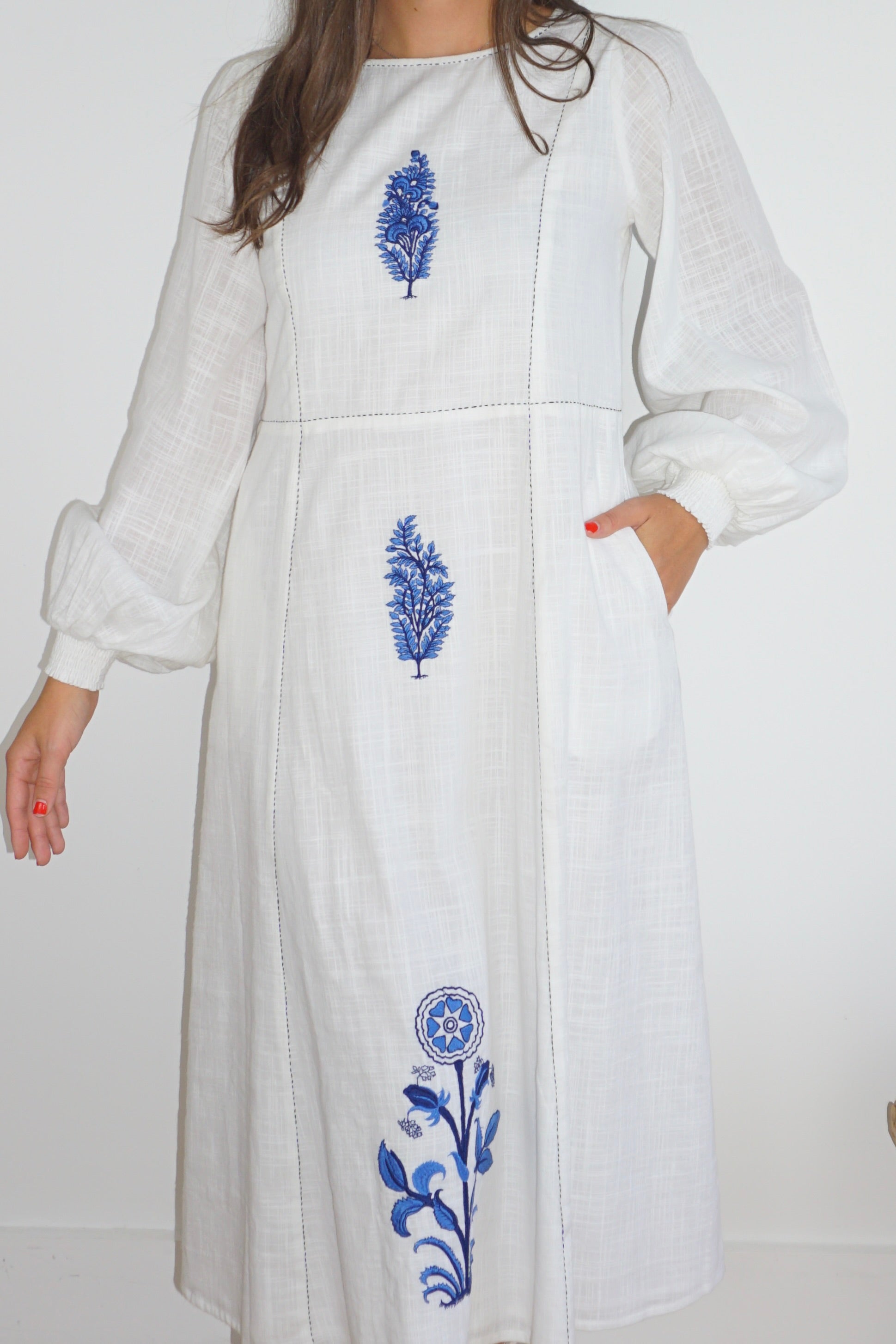 Milo Dress in White/Blue Emb