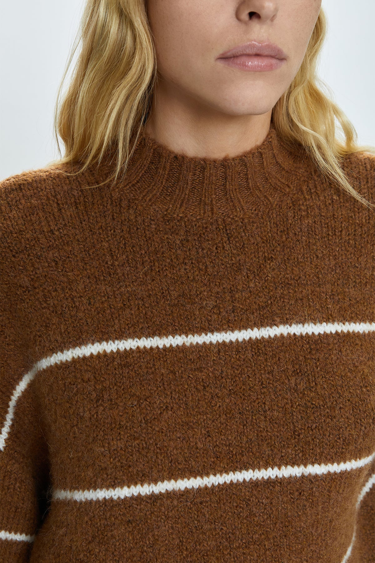 Pistola Carlen Sweater - Carmel/White