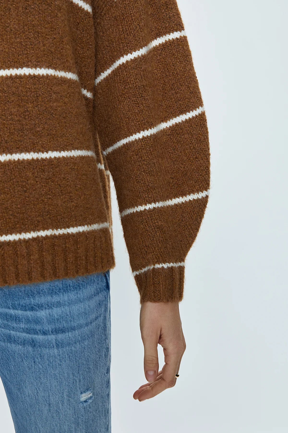Pistola Carlen Sweater - Carmel/White