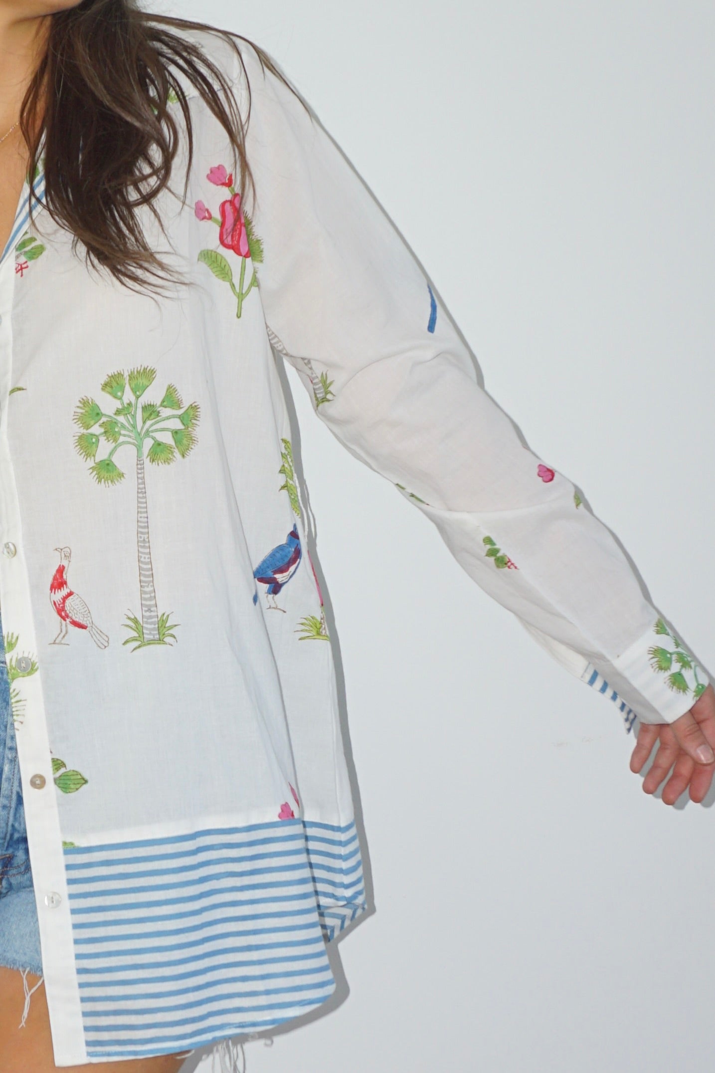 Thea Beach Shirt in Palm Paradise