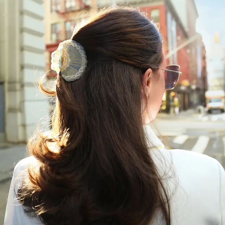 Hand Painted Scallop Seashell Claw Hair Clip - Baby Blue